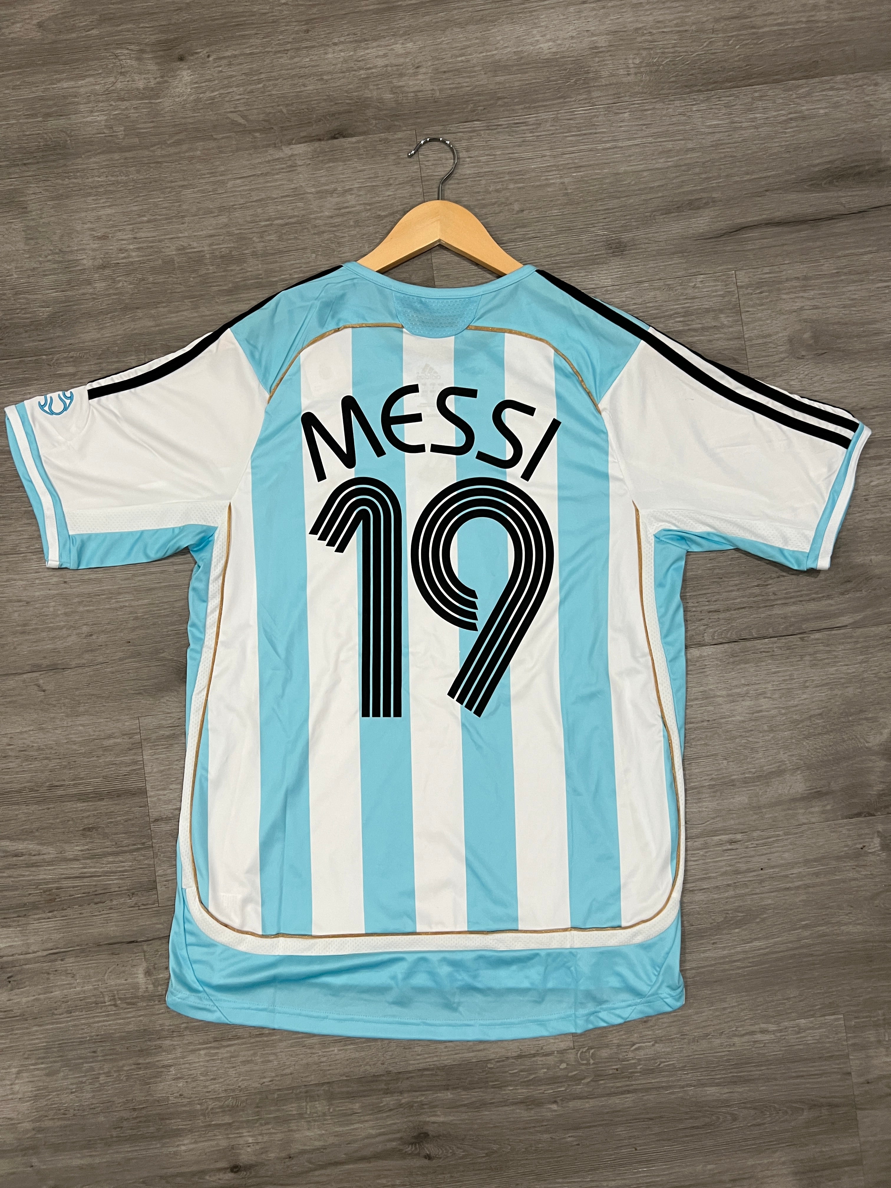 Argentina 2006 Home - Messi #19