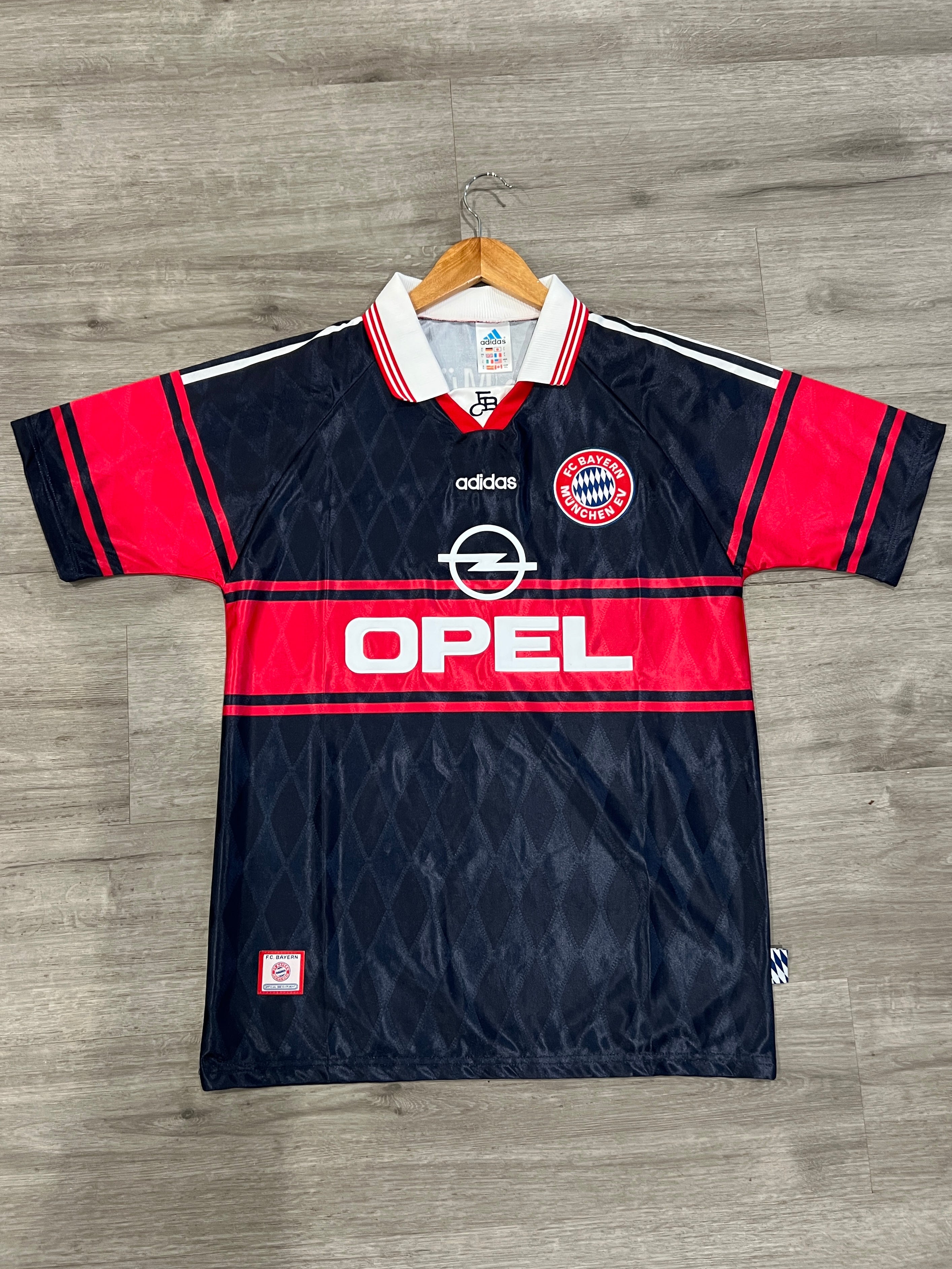 Bayern Munich 98/99 Home